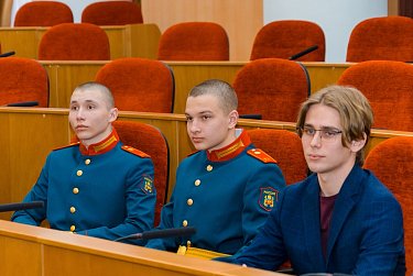 Кадеты заняли кресла парламентариев